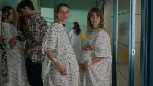 'Madres paralelas', la potente propuesta de Pedro Almodóvar para volver al cine