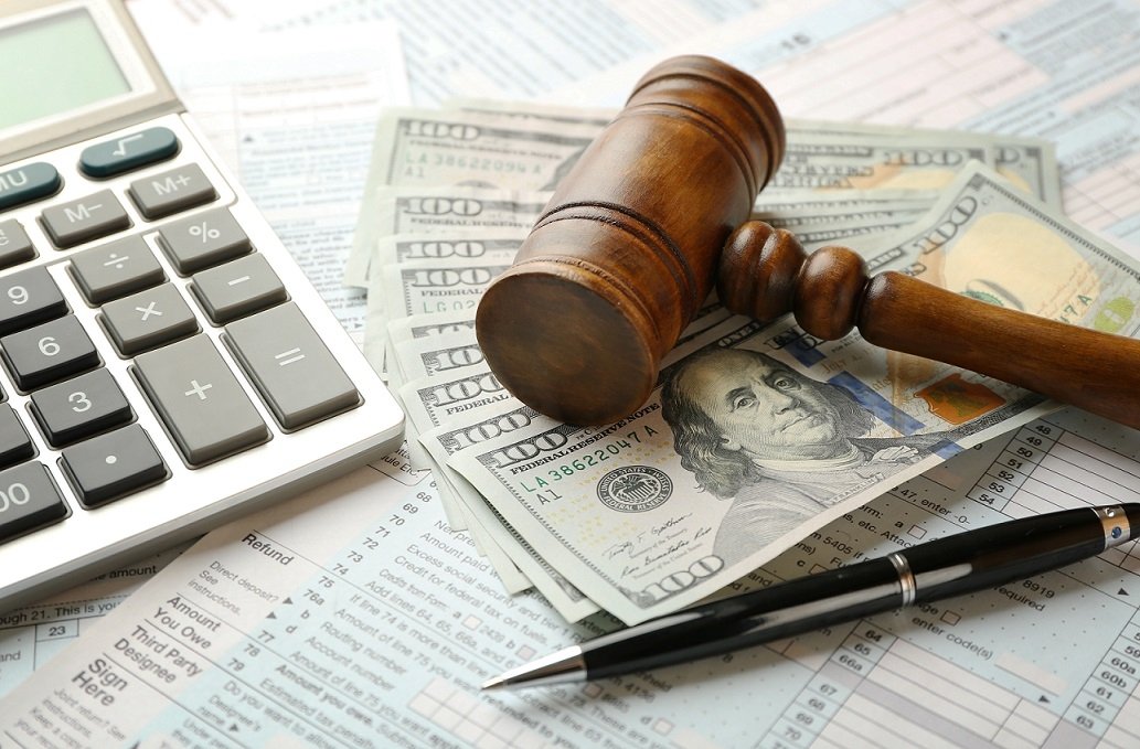 Corrupción Judicial en el Perú Factores que Contribuyen a ese Estado de Cosas